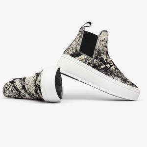 P448 Lucy High Top Sneaker